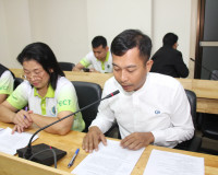 จังหวัดสุราษฎร์ธานีประชุมติดตามการดำเนินงานมูลนิธิกีฬา &quot;ตาปี ... พารามิเตอร์รูปภาพ 4
