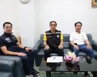 รองผู้ว่าราชการจังหวัดสุราษฎร์ธานี ให้การต้อนรับ ร.ต.อ. ชนิน ... พารามิเตอร์รูปภาพ 2