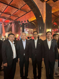 รองผู้ว่าราชการจังหวัดสุราษฎร์ธานี เข้าร่วมงานเปิดปี &quot;Amazin ... พารามิเตอร์รูปภาพ 1