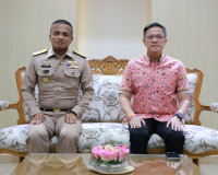 ผู้ว่าฯ จังหวัดสุราษฎร์ธานี ให้การต้อนรับผู้บัญชาการทัพเรือภ ... พารามิเตอร์รูปภาพ 1