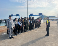 รองผู้ว่าราชการจังหวัดสุราษฎร์ธานี บูรณาการตรวจคุ้มครองแรงงา ... พารามิเตอร์รูปภาพ 2