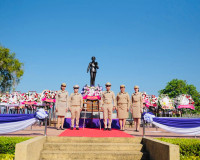 รองผู้ว่าราชการจังหวัดสุราษฎร์ธานี เป็นประธานในพิธีวางพวงมาล ... พารามิเตอร์รูปภาพ 5