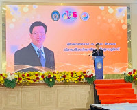 รองผู้ว่าราชการจังหวัดสุราษฎร์ธานี เป็นประธานในพิธีมอบถ้วยรา ... พารามิเตอร์รูปภาพ 8