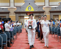 รองผู้ว่าราชการจังหวัดสุราษฎร์ธานี เป็นประธานในพิธีมอบถ้วยรา ... พารามิเตอร์รูปภาพ 20