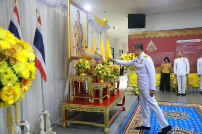 จังหวัดสุราษฎร์ธานีจัดพิธีมอบปฏิทินหลวงพุทธศักราช 2568 พระรา ... พารามิเตอร์รูปภาพ 1