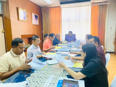 รองผู้ว่าราชการจังหวัดสุราษฎร์ธานี เป็นประธานในการประชุมคณะก ... พารามิเตอร์รูปภาพ 1