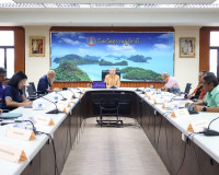 รองผู้ว่าราชการจังหวัดสุราษฎร์ธานี พร้อมด้วยหัวหน้าส่วนราชกา ... พารามิเตอร์รูปภาพ 10