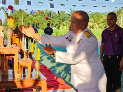 รองผู้ว่าราชการจังหวัดสุราษฎร์ธานี เป็นประธานในพิธีตัดหวายลู ... พารามิเตอร์รูปภาพ 1