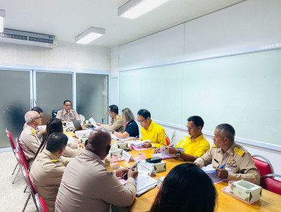 รองผู้ว่าราชการจังหวัดสุราษฎร์ธานี เป็นประธานใน การประชุม คณ ... พารามิเตอร์รูปภาพ 1