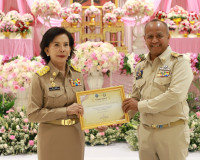รองผู้ว่าราชการจังหวัดสุราษฎร์ธานี เป็นประธานในพิธีถวายราชสั ... พารามิเตอร์รูปภาพ 11