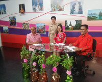 รองผู้ว่าราชการจังหวัดสุราษฎร์ธานี ให้สัมภาษณ์สดรายการ “แหลง ... พารามิเตอร์รูปภาพ 1