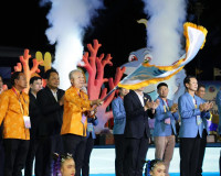 รองผู้ว่าราชการจังหวัดสุราษฎร์ธานี รับมอบธงเจ้าภาพการแข่งขัน ... พารามิเตอร์รูปภาพ 1