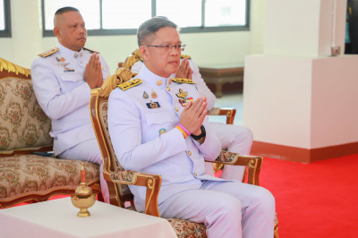 ข้าราชการและประชาชนจังหวัดสุราษฎร์ธานีพร้อมใจร่วมพิธีเจริญพร ... พารามิเตอร์รูปภาพ 1