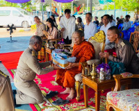 รองผู้ว่าราชการจังหวัดสุราษฎร์ธานี เป็นประธานในพิธีสักการะสิ ... พารามิเตอร์รูปภาพ 13