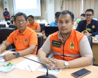 รองผู้ว่าราชการจังหวัดสุราษฎร์ธานี เป็นประธานในการประชุมเตรี ... พารามิเตอร์รูปภาพ 7