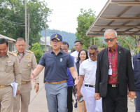 ผู้ว่าฯ สุราษฎร์ธานี ลงพื้นที่ตรวจเยี่ยมหน่วยเลือกตั้งนายกเท ... พารามิเตอร์รูปภาพ 9