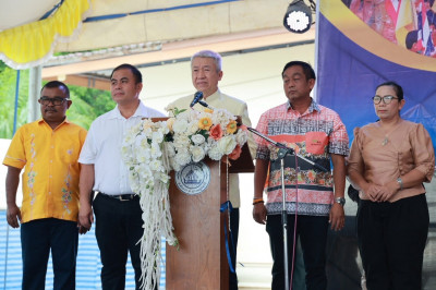 รองผู้ว่าราชการจังหวัดสุราษฎร์ธานี เป็นประธานเปิดงานประเพณีช ... พารามิเตอร์รูปภาพ 1