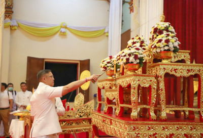 ผู้ว่าฯ สุราษฎร์ธานี นำประชาชนพร้อมใจร่วมกิจกรรมเวียนเทียน เ ... พารามิเตอร์รูปภาพ 1