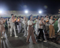 รองผู้ว่าราชการจังหวัดฯ เป็นประธานในพิธีเวียนเทียนเนื่องในวั ... พารามิเตอร์รูปภาพ 3