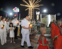 รองผู้ว่าราชการจังหวัดฯ เป็นประธานในพิธีเวียนเทียนเนื่องในวั ... พารามิเตอร์รูปภาพ 8