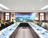 รองผู้ว่าราชการจังหวัดสุราษฎร์ธานี ให้การต้อนรับผู้สำเร็จการ ... พารามิเตอร์รูปภาพ 8