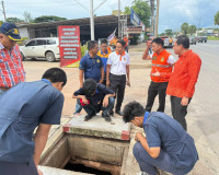 รองผู้ว่าราชการจังหวัดฯ ลงพื้นที่ติดตามการแก้ไขปัญหาการระบาย ... พารามิเตอร์รูปภาพ 2
