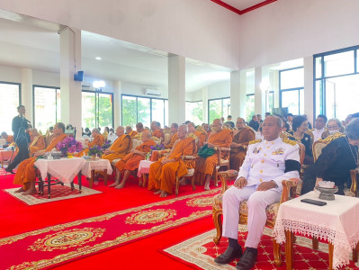 รองผู้ว่าราชการจังหวัดสุราษฎร์ธานี เป็นประธานในพิธีพระราชทาน ... พารามิเตอร์รูปภาพ 1