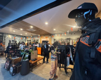 ผู้ว่าฯ สุราษฎร์ฯ เปิดตัวโชว์รูมศูนย์บริการ Harley-Davidson  ... พารามิเตอร์รูปภาพ 17