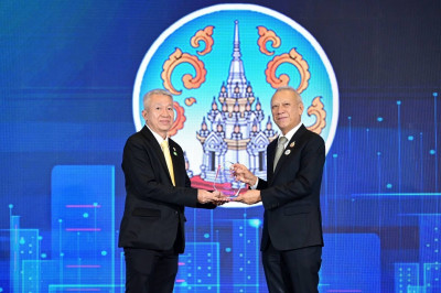 รองผู้ว่าราชการจังหวัดสุราษฎร์ธานี เข้าร่วมเป็นเกียรติในพิธี ... พารามิเตอร์รูปภาพ 1