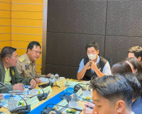 รองผู้ว่าราชการจังหวัดฯ เข้าร่วมการประชุมกับคณะกรรมาธิการการ ... พารามิเตอร์รูปภาพ 6