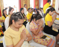 จังหวัดสุราษฎร์ธานีจัดพิธีเจริญพระพุทธมนต์ถวายพระพรชัยมงคลแด ... พารามิเตอร์รูปภาพ 6