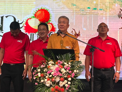 รองผู้ว่าราชการจังหวัดสุราษฎร์ธานี เป็นประธานพิธีเปิดโครงการ ... พารามิเตอร์รูปภาพ 1