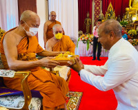 รองผู้ว่าราชการจังหวัดสุราษฎร์ธานี เป็นประธานในพิธีวันบูรพาจ ... พารามิเตอร์รูปภาพ 11