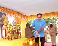 รองผู้ว่าราชการจังหวัดสุราษฎร์ธานี เป็นประธานในพิธีมอบสิ่งขอ ... พารามิเตอร์รูปภาพ 2