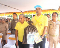 รองผู้ว่าราชการจังหวัดสุราษฎร์ธานี เป็นประธานในพิธีมอบสิ่งขอ ... พารามิเตอร์รูปภาพ 5