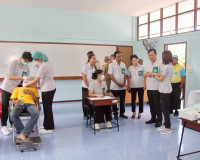 รองผู้ว่าราชการจังหวัดฯ เป็นประธานในกิจกรรมเทิดพระเกียรติเพื ... พารามิเตอร์รูปภาพ 12
