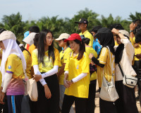 ผู้ว่าฯ สุราษฎร์ธานี เปิดกิจกรรมปลูกต้นไม้ ภายใต้ “โครงการปล ... พารามิเตอร์รูปภาพ 11