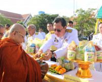พสกนิกรจังหวัดสุราษฎร์ธานีทุกหมู่เหล่าพร้อมใจร่วมพิธีทำบุญตั ... พารามิเตอร์รูปภาพ 14