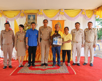 จังหวัดสุราษฎร์ธานี มอบสิ่งของพระราชทาน ช่วยเหลือผู้ประสบอัค ... พารามิเตอร์รูปภาพ 15