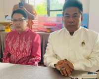 รองผู้ว่าราชการจังหวัดสุราษฎร์ธานี กล่าวต้อนรับ รศ.ดร.วไล ณ  ... พารามิเตอร์รูปภาพ 9