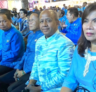 รองผู้ว่าราชการจังหวัดสุราษฎร์ธานี ร่วมพิธีเปิดงาน OTOP ศิลป ... พารามิเตอร์รูปภาพ 1