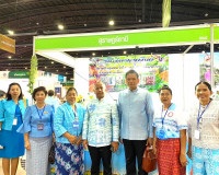 รองผู้ว่าราชการจังหวัดสุราษฎร์ธานี ร่วมพิธีเปิดงาน OTOP ศิลป ... พารามิเตอร์รูปภาพ 5