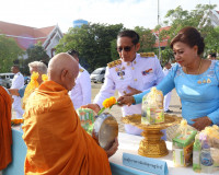 จังหวัดสุราษฎร์ธานี จัดพิธีทำบุญตักบาตรถวายพระราชกุศลเนื่องใ ... พารามิเตอร์รูปภาพ 15