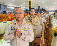 รองผู้ว่าราชการจังหวัดสุราษฎร์ธานี กล่าวถวายการต้อนรับพระเทพ ... พารามิเตอร์รูปภาพ 9