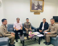 รองผู้ว่าราชการจังหวัดสุราษฎร์ธานี เป็นประธานใน การประชุมลงม ... พารามิเตอร์รูปภาพ 1