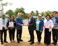 รองผู้ว่าราชการจังหวัดสุราษฎร์ธานี เป็นประธาน เปิดการแข่งขัน ... พารามิเตอร์รูปภาพ 7