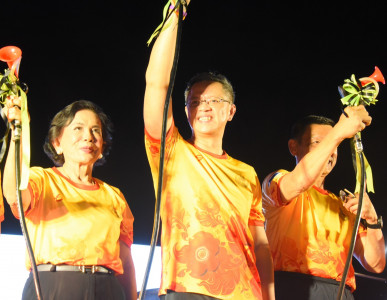ผู้ว่าฯ สุราษฎร์ธานี นำนักวิ่งกว่า 2,500 คน ร่วม &quot;วิ่งพรมน้ำ ... พารามิเตอร์รูปภาพ 1