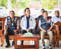 รองนายกรัฐมนตรีและรัฐมนตรีว่าการกระทรวงคมนาคม ลงพื้นที่พบปะเ ... พารามิเตอร์รูปภาพ 10