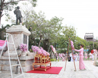 ข้าราชการและประชาชนจังหวัดสุราษฎร์ธานีทุกภาคส่วนประกอบพิธีวา ... พารามิเตอร์รูปภาพ 1