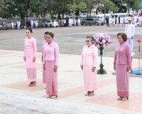 ข้าราชการและประชาชนจังหวัดสุราษฎร์ธานีทุกภาคส่วนประกอบพิธีวา ... พารามิเตอร์รูปภาพ 2